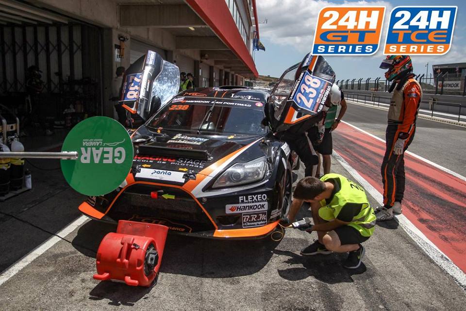 Lamera Cup pitlane